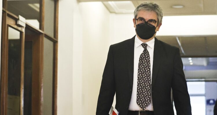 Marcel remarca que bono invierno no afectará a inflación y explica el por qué