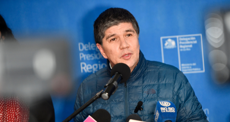 Fotografía del subsecretario del Interior, Manuel Monsalve, en su visita a la región de Los Ríos