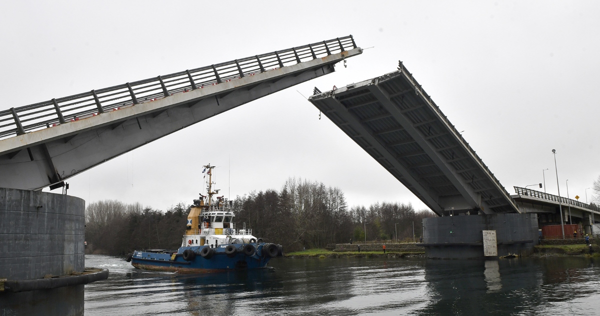 Reparación de puente Cau Cau
