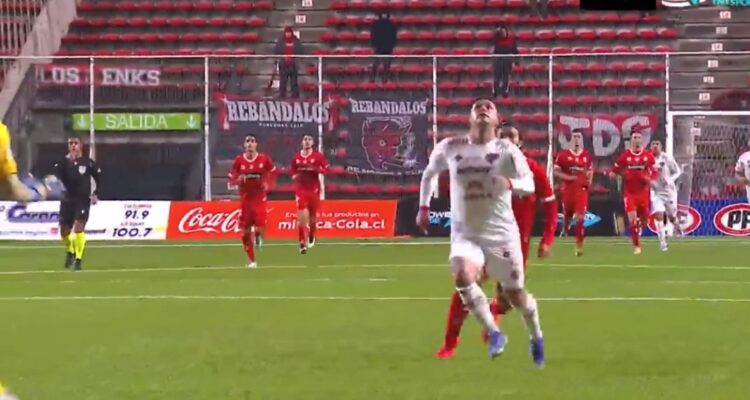 Nicolás Gamboa poniéndole fin al duelo entre La Calera y Ñublense.