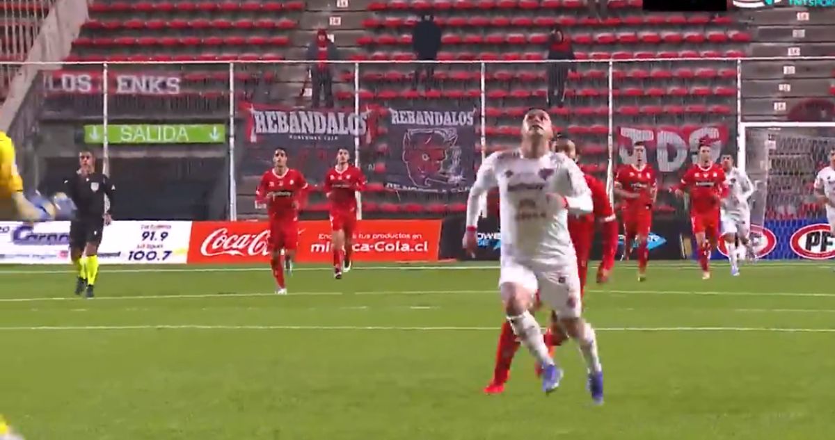 Nicolás Gamboa poniéndole fin al duelo entre La Calera y Ñublense.