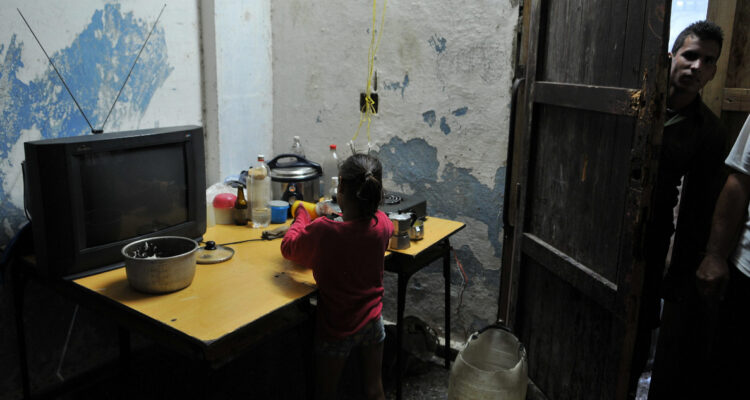 “Saben que existe pero no hacen nada”: la vida de las niñas explotadas laboralmente en Latinoamérica