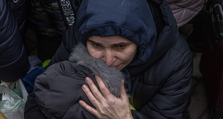 Aumentan a 343 los niños muertos durante la guerra en Ucrania: Más de 600 han sido heridos