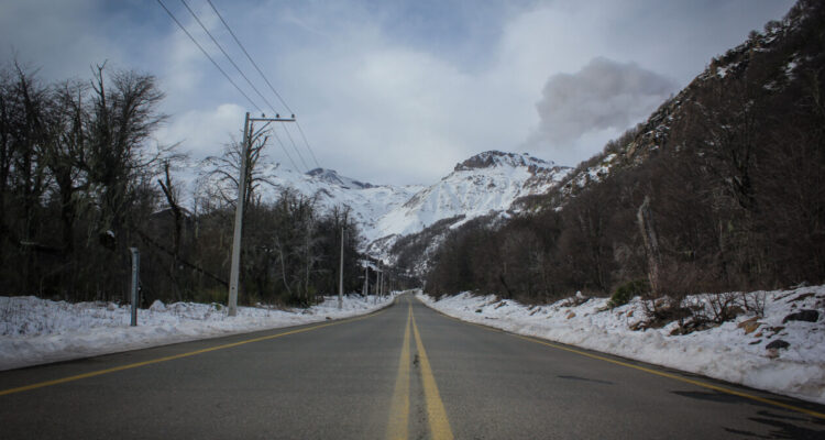 Autoridades del Ñuble anuncian cortes de tránsito por nevadas en Las Trancas