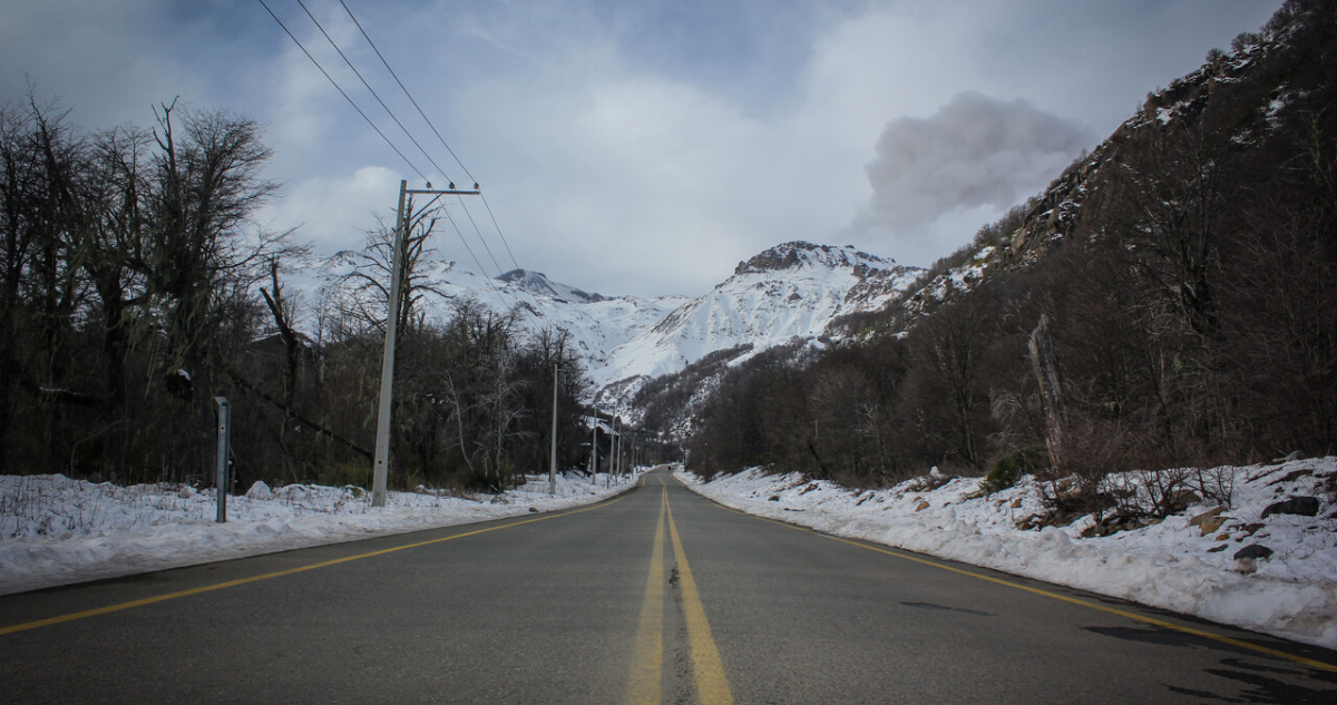 Autoridades del Ñuble anuncian cortes de tránsito por nevadas en Las Trancas