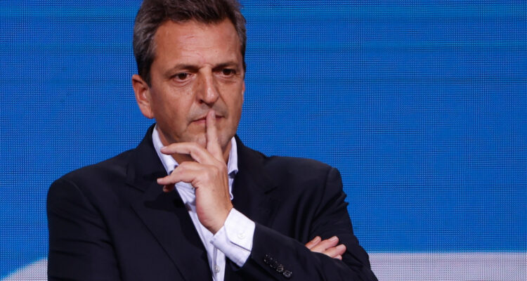 El tercero en un mes: nuevo cambio de gabinete en Argentina renueva al ministro de Economía