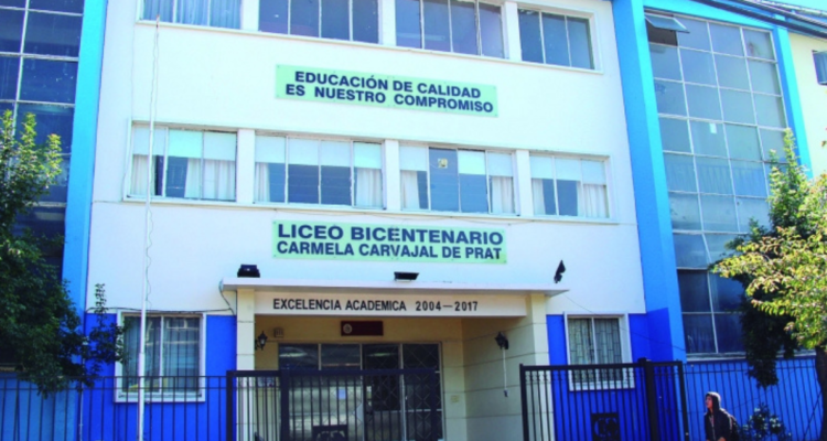 Paralizan obras de liceo Carmela Carvajal en Osorno y afecta a trabajadores