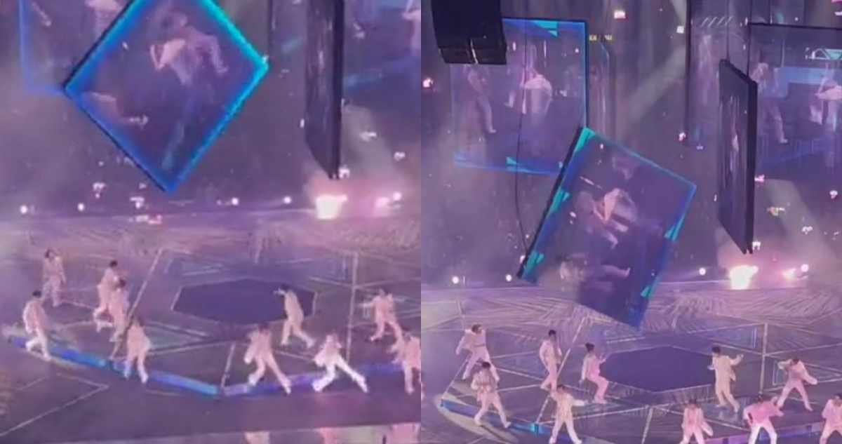 Pantalla gigante sobre bailarines