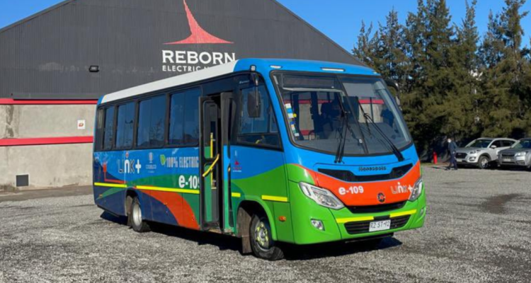 primer bus construido en chile