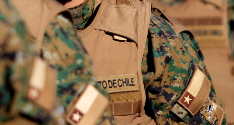 Imagen de contexto de un funcionario del Ejército