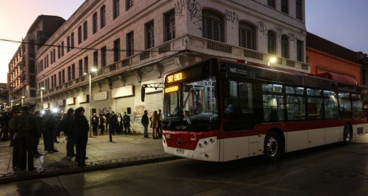 Autoridades recuperan transporte público en barrio Meiggs