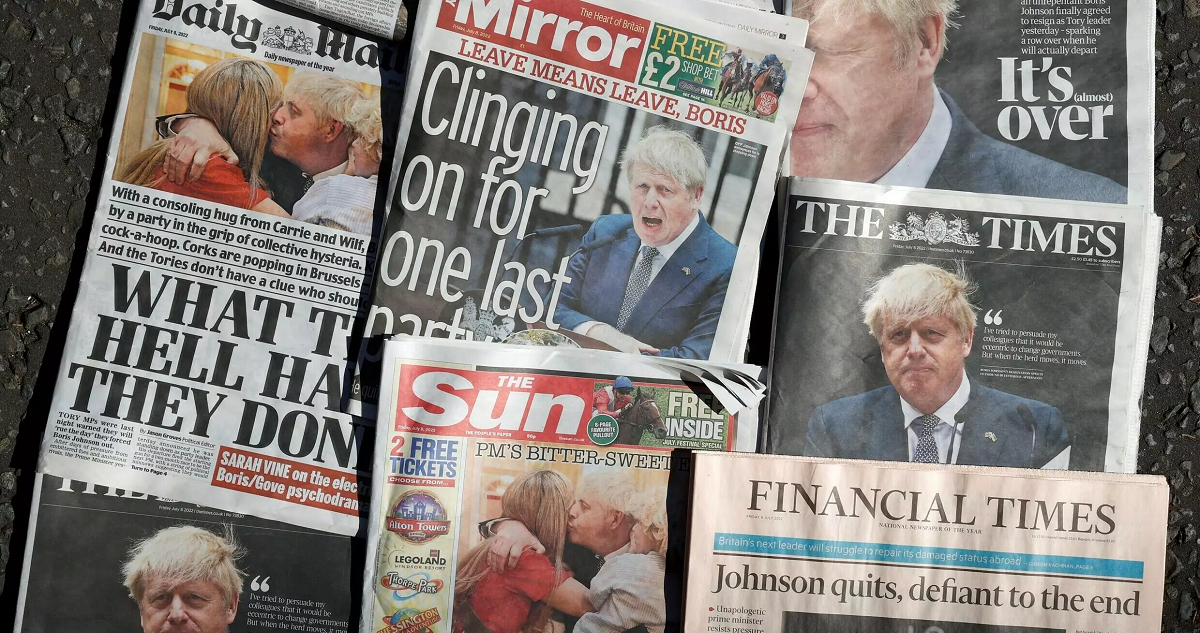 Primeras páginas de varios periódicos británicos con la dimisión del primer ministro Boris Johnson.