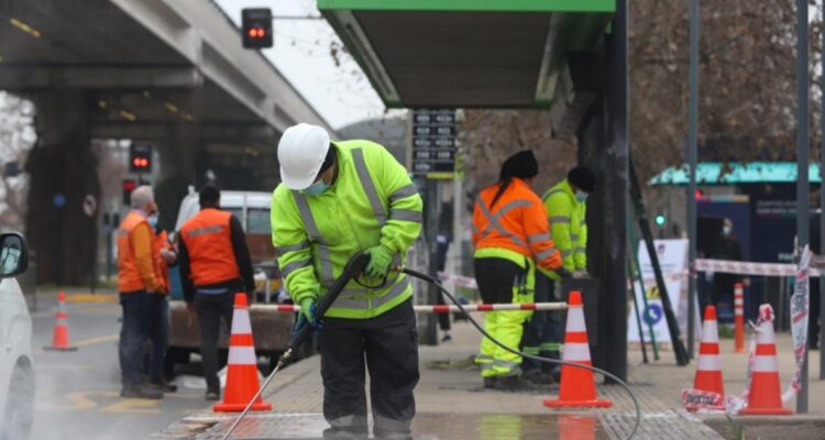 MTT anuncia histórica inversión de $56 mil millones en recuperación de paraderos del transporte público