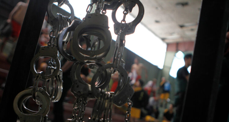 Oposición presentará reforma constitucional para impedir que reos voten en el Plebiscito de Salida