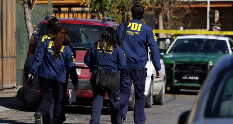 Detectives de PDI.