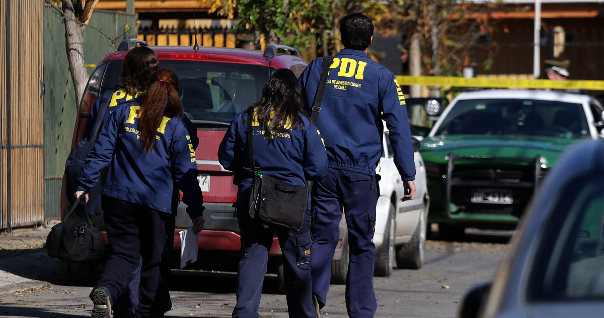 Detectives de PDI.
