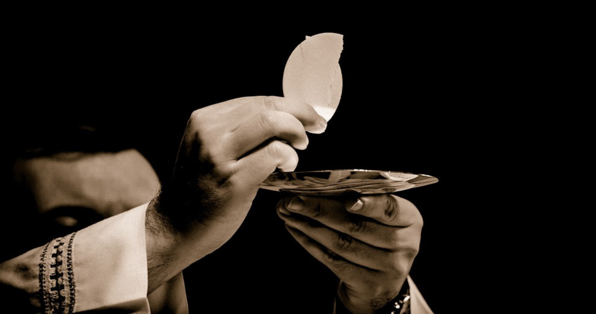 Abogado de sacerdote presentará recurso contra Arzobispado.