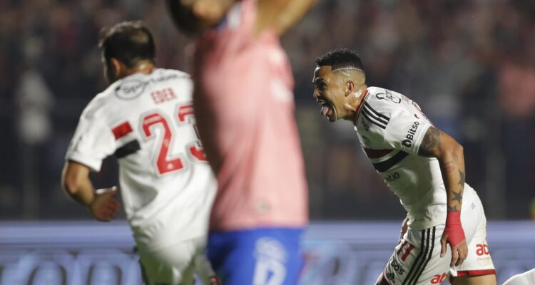 Católica perdió con Sao Paulo y dijo adiós a la Copa Sudamericana