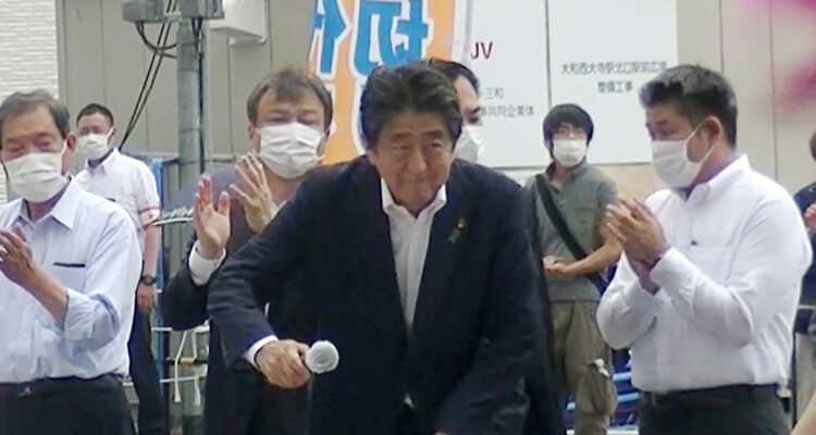 Unión Europea conmocionada por el “brutal” asesinato de Shinzo Abe