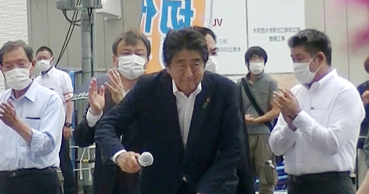 Unión Europea conmocionada por el “brutal” asesinato de Shinzo Abe