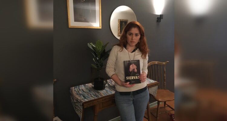 chilena publica libro