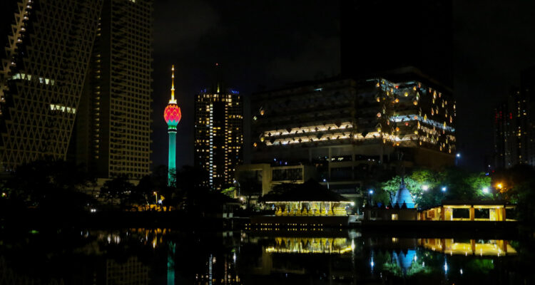 La torre Lotus en Sri Lanka.