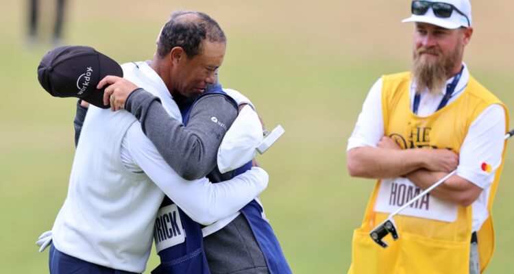 Tiger Woods no contuvo la emoción en el British Open.