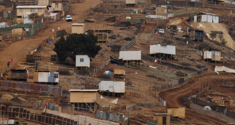 Tras término de ocupación ilegal en Pelluco: Gobierno anuncia plan de erradicación en otros cerros