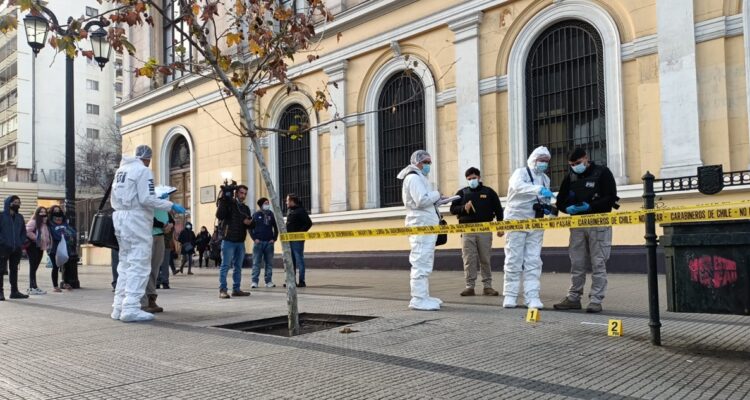 Tres personas fueron apuñaladas durante la madrugada en distintos puntos de la Alameda
