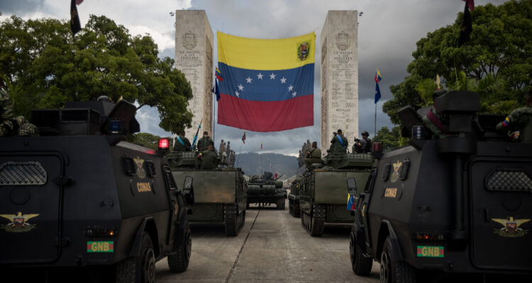 Venezuela celebra su “independencia con estabilidad política y recuperación económica”, dice Maduro