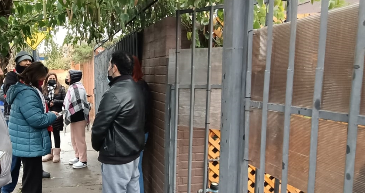 “Se llevaron el hervidor y hasta el balón de gas”: familia sufre violento asalto en Maipú