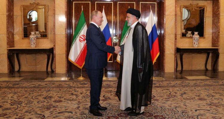 Putin y Raisi se encuentran en Irán.