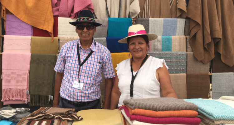 Muestra de Artesanías UC