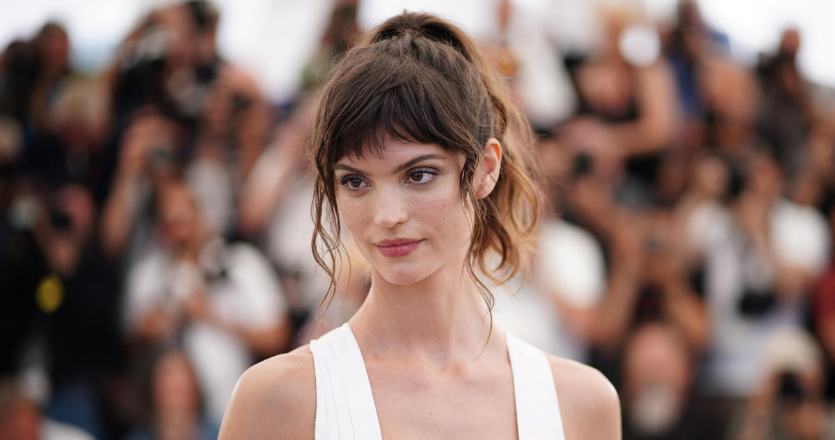 Charlbi Dean en Cannes