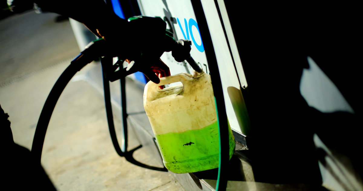 Agosto se va con nueva alza en el precio de las bencinas gasolinas y diésel suben $10,2 por litro
