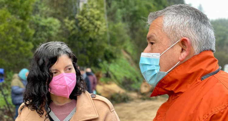 “No tenemos Onemi en Chile”: alcalde de Chiguayante emplaza al Gobierno tras deslizamiento de cerro.