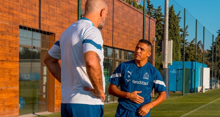 Alexis Sánchez junto a Igor Tudor, su nuevo técnico.