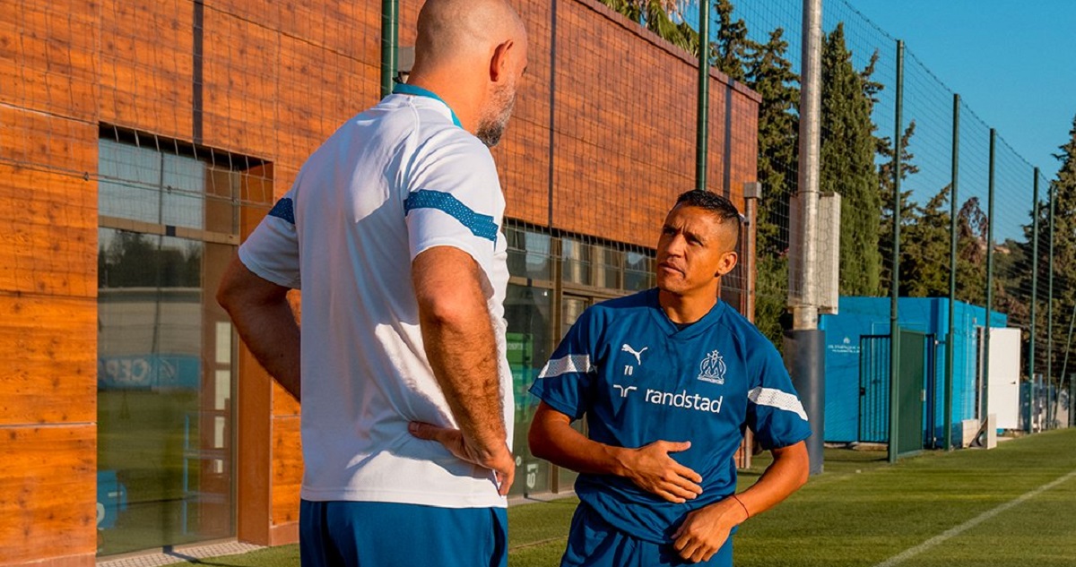 Alexis Sánchez junto a Igor Tudor, su nuevo técnico.