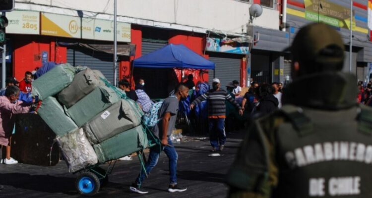 Detenidos por operativos de despeje en Meiggs y Plaza de Maipú