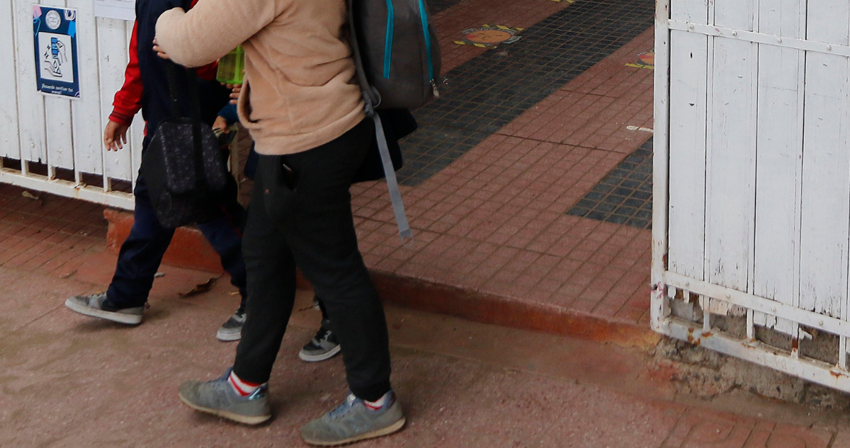 Amenaza de tiroteo por redes sociales a colegio de Puerto Montt obliga a suspender clases