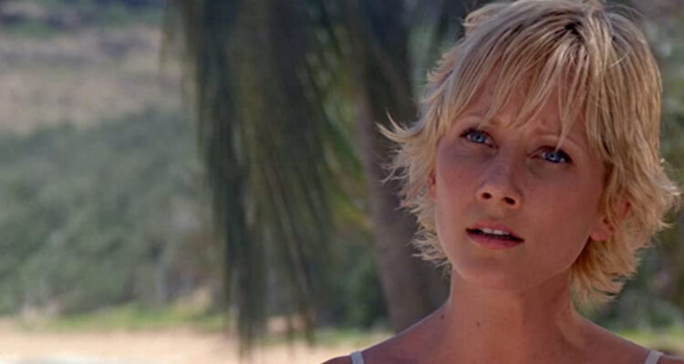 La actriz Anne Heche en la película Six Days Seven Nights. La actriz sufrió un accidente automovilístico.