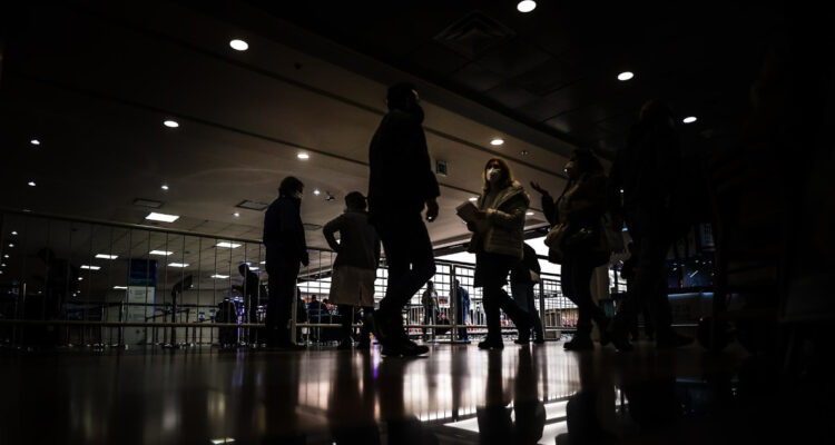 Detienen en Argentina a cuatro iraquíes con pasaportes falsos: viajaban hacia Europa