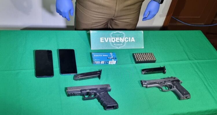 Asalto armado termina al interior del Metro: detenidos tienen 15 y 17 años