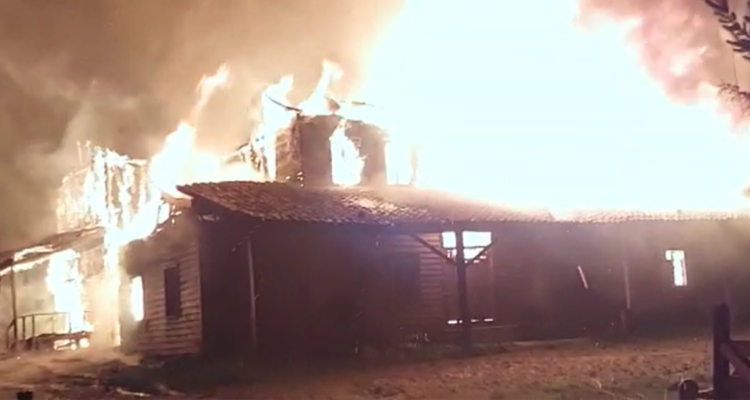 Ataque incendiario en Contulmo