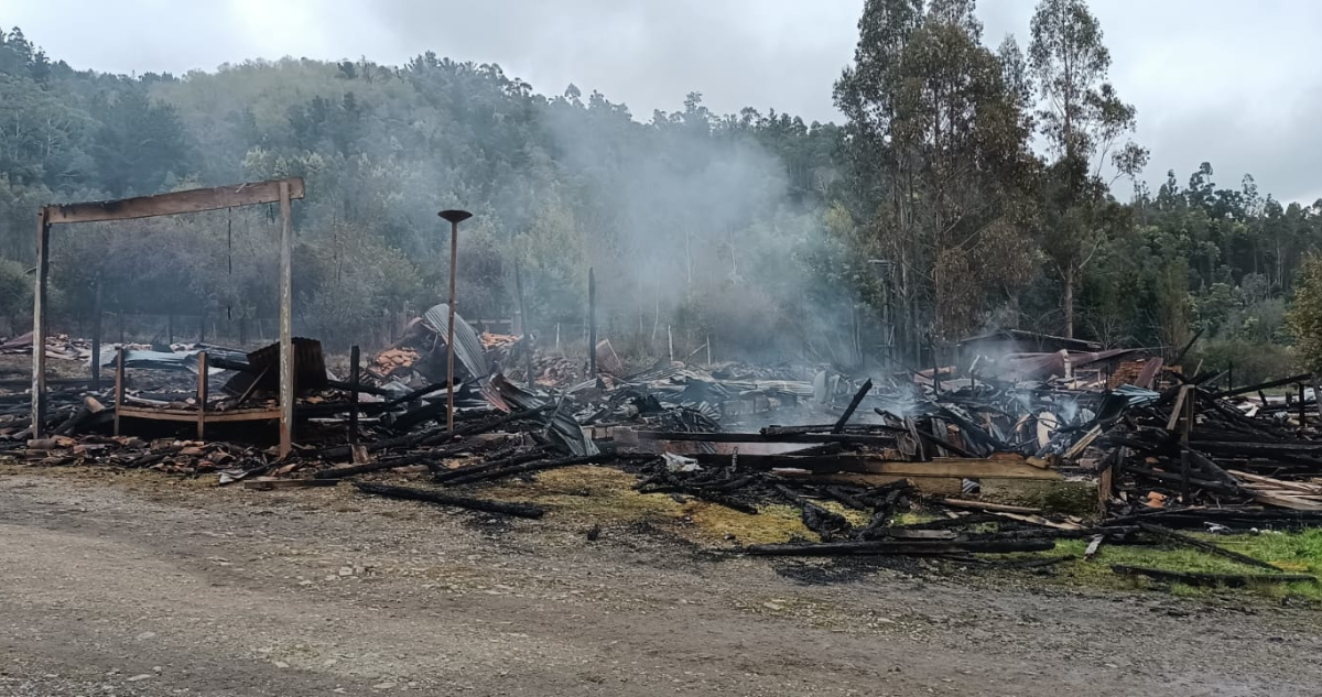 Resistencia Mapuche Lafquenche se adjudica ataque al molino Grollmus en Contulmo.