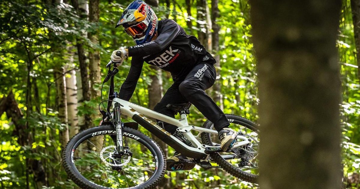 Pedro Burns va por el podio en el Enduro World Series.