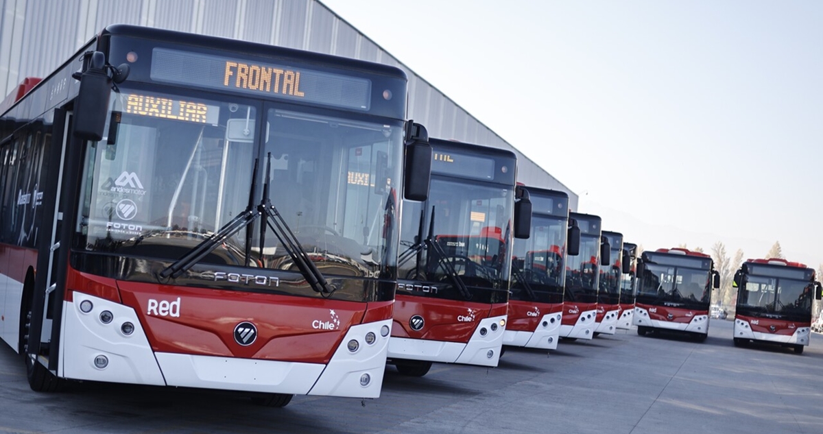 Gobierno exige máxima disponibilidad de buses en el Gran Santiago para el plebiscito
