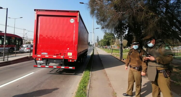 Graban violento robo armado de camión en Maipú: la máquina no tenía carga y quedó abandonada