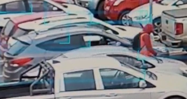Sujeto robando autos en Osorno con 12 detenciones