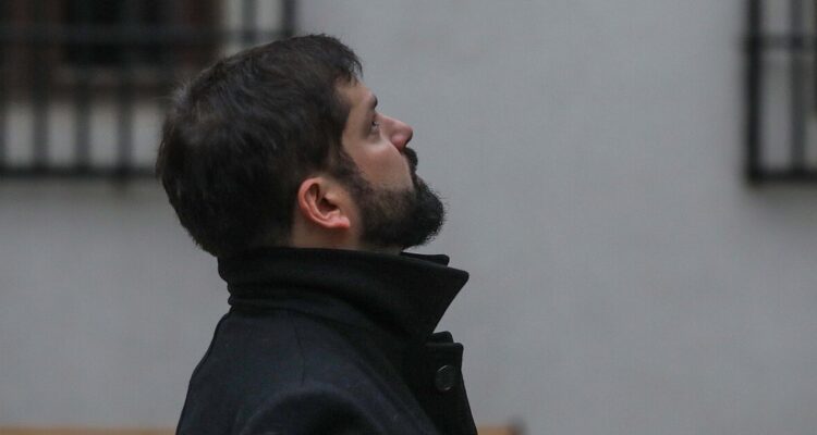 Gabriel Boric y balance covid-19